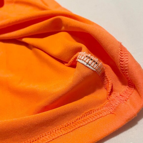 Under Armour Womens Shirt Size Large Heatgear Semi Fitted Tshirt Vneck - Picture 8 of 16